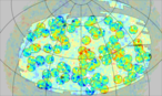 Diese Grafik zeigt die Position von Leerräumen (blaue Kreise) und von Superhaufen (rote Kreise) über der Stärkeverteilung der Kosmischen Hintergrundstrahlung