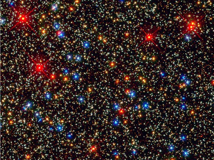 Im Sternen-Cluster Omega Centauri gibt es Sonnen in Hülle und Fülle. Das Foto zeigt den überfüllten Kern dieses Clusters, allein dort sind 100.000 Sterne zu finden. Dieser Sternenhaufen enthält insgesamt rund zehn Millionen Sterne, die alle zwischen zehn und zwölf Milliarden Jahre alt sind. Omega Centauri liegt gut 16.000 Lichtjahre von der Erde entfernt.