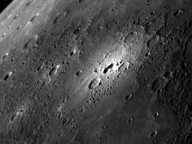 Noch immer rätseln die Wissenschaftler, um was es sich bei Merkurs "bright spot" handelt.