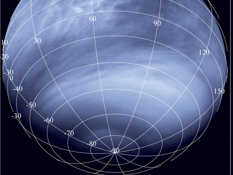 Die Dynamik der Venusatmosphäre wurde in diesem Ultraviolettbild der Venus Monitoring Camera (VMC) aus 30.000 Kilometer Entfernung festgehalten. Vom Südpol (unten im Bild) in Richtung der niedrigeren Breitengrade und des Äquators sind zahlreiche unterschiedlich strukturierte, bisweilen gestreifte oder fleckige Wolkenbänder zu sehen. Zum Teil rühren die Kontraste in der hauptsächlich aus Kohlendioxid bestehenden Gashülle von noch nicht näher bekannten Gasmolekülen her, die das UV-Licht absorbieren und zum starken Treibhauseffekt auf der Venus beitragen. In einer "Superrotation", das heißt, mit viel höherer Geschwindigkeit als der Planet selbst, rasen die Wolkenbänder um die Venus.