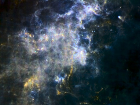 El telescopio espacial Herschel, de la ESA, presenta sus primeros resultados en Madrid (ESAC, Villanueva de la Cañada).
SPIRE imagen infrarroja de un depósito de gas frío en la constelación de la Cruz del Sur. La región se encuentra a unos 60 ° desde el centro galáctico, a miles de años luz de la Tierra. Las imágenes cubren una superficie de 2 ° x2 ° en el cielo. 