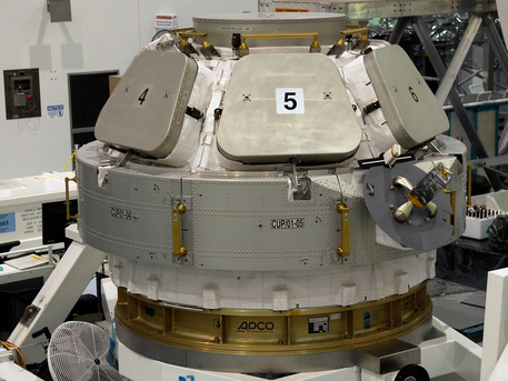 Am 31. August 2009 montierten ESA-Wissenschaftler die Beobachtungskuppel für den Transport zur Internationalen Raumstation ISS an den Tranquility-Verbindungsknoten. Hinter den Metallklappen verbergen sich sechs horizontal montierte Fenster.

Cupola wird auf der ISS unter anderem zu Beobachtungszwecken, zur Steuerung des Roboterarms und als Ruheraum für die Astronauten eingesetzt. 