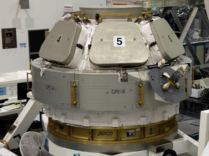 Am 31. August 2009 montierten ESA-Wissenschaftler die Beobachtungskuppel für den Transport zur Internationalen Raumstation ISS an den Tranquility-Verbindungsknoten. Hinter den Metallklappen verbergen sich sechs horizontal montierte Fenster.

Cupola wird auf der ISS unter anderem zu Beobachtungszwecken, zur Steuerung des Roboterarms und als Ruheraum für die Astronauten eingesetzt. 