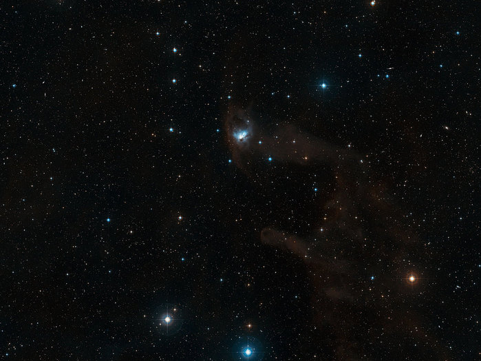 La nebulosa NGC 1788, en el rincón de la constelación de Orión. La imagen digitalizada de la Encuesta Sky 2 cubre un campo de visión de 3 x 2,9 grados, y muestra que la Nebulosa del Murciélago es parte de una nebulosidad mucho mayor.