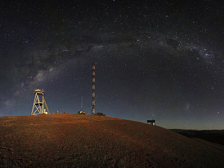 Nächtliche Panoramaaufnahme von Cerro Armazones 