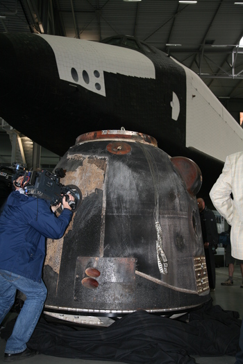 Viel Presserummel um so eine kleine Kapsel
