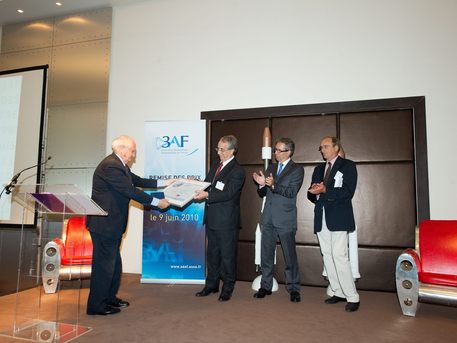 La ceremonia de entrega del AAAF Grand Prix 2010 a Herschel y a Planck