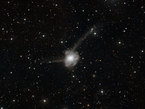 Dieses Bild zeigt das Ergebnis der Kollision zweier galaxien. Das Objekt mit der Bezeichnung NGC 7252, oder Arp 226, trägt auch die Bzeichnung "Atome-für-den-Frieden-Galaxie".