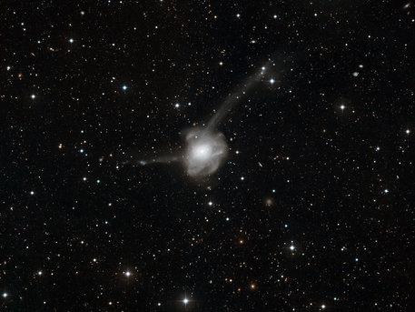 Arp 226: un carambolage galactique, formé par la collision de deux galaxies.