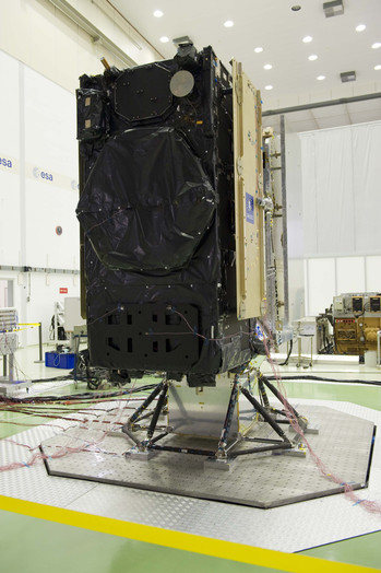 Galileo dispenser testing using the QUAD electrodynamic shaker during December 2010. The tests are using a qualification model of the dispenser, along with the with a pair of engineering models of Galileo IOV satellites, respectively the Structural Model (SM) and Structural and Thermal Model (STM).