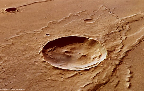 Marskrater in der Region Melas Dorsa. Quelle: DLR
