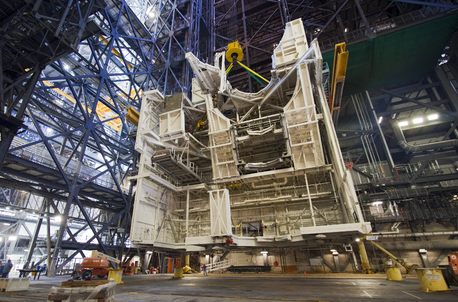 Space shuttle-era work platform. Credit: NASA/Jim Grossmann