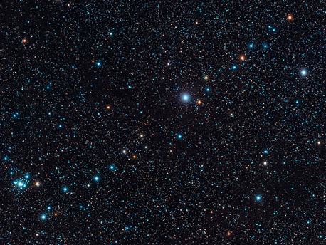 Die Sternenkette Kembles Kaskade und der offene Sternhaufen NGC 1502 im Sternbild Giraffe.