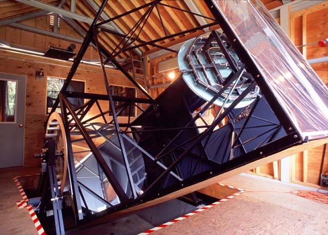 Mit dem „Optical SETI Telescope“ des Oak Ridge Observatoriums in Harvard, Massachusetts suchen die SETI-Anhänger gezielt nach Laserblitzen ferne Zivilisationen.
