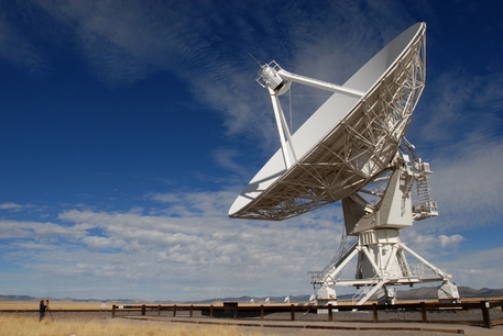 Der Blick den Sternen bzw. dort vermutenden Exoplaneten zugewandt, geht die Suche von SETI auf allen Ebenen weiter.
