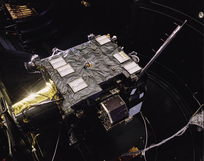 Die Sonde Rosetta wird vor ihrem Start im Raumsimulator getestet. 