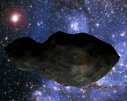 Kleopatra gehört mit einer Breite von über 200 km zu den größten Asteroiden des Hauptgürtels.
