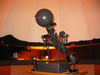 Der Projektor E 5 des japanischen Herstellers GOTO im Planetarium der Reutlinger Sternwarte.