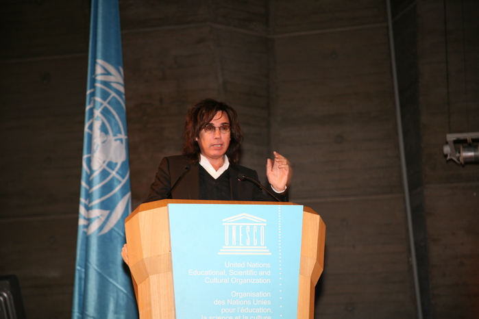 Der für seine spacige Musik bekannte Künstler Jean-Michel Jarre bei der Eröffnung des IYA 2009