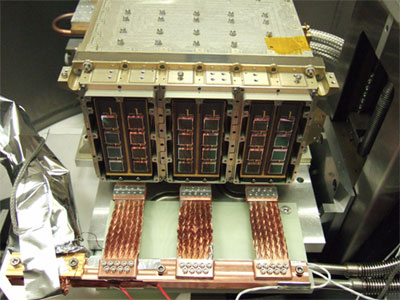 Mit dem Chandrayaan-1 X-ray Spectrometer, kurz: C1XS, analysieren die Wissenschaftler spektrografisch das vom Mond reflektierte Röntgenlicht.