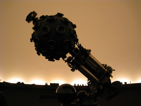 Der ZKP-Projektor in Nordenham ist einer der ältesten noch betriebenen Planetariumsprojektoren weltweit.