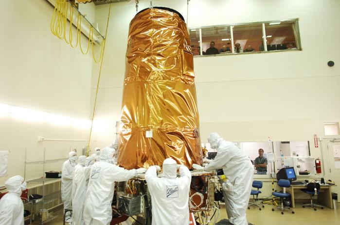 Installation of the Kepler Photometer to the Spacecraft Bus. 